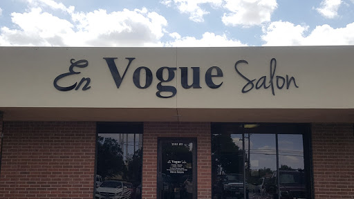 En Vogue Salon