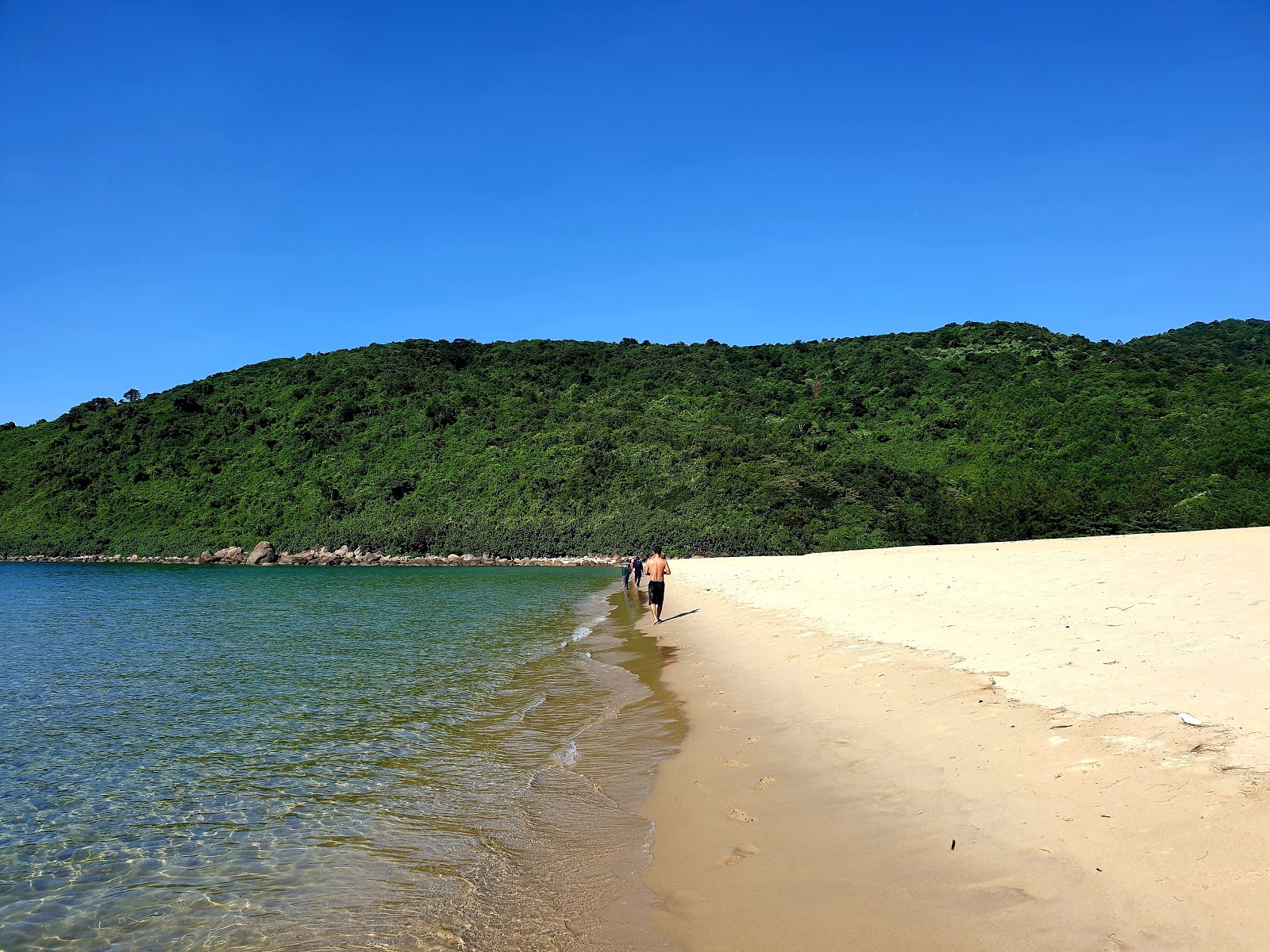 Φωτογραφία του Banana Beach με φωτεινή άμμος επιφάνεια