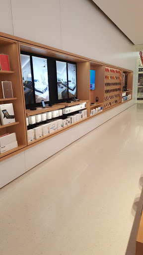 Computer Store «Apple Crabtree Valley Mall», reviews and photos, 4325 Glenwood Ave, Raleigh, NC 27612, USA