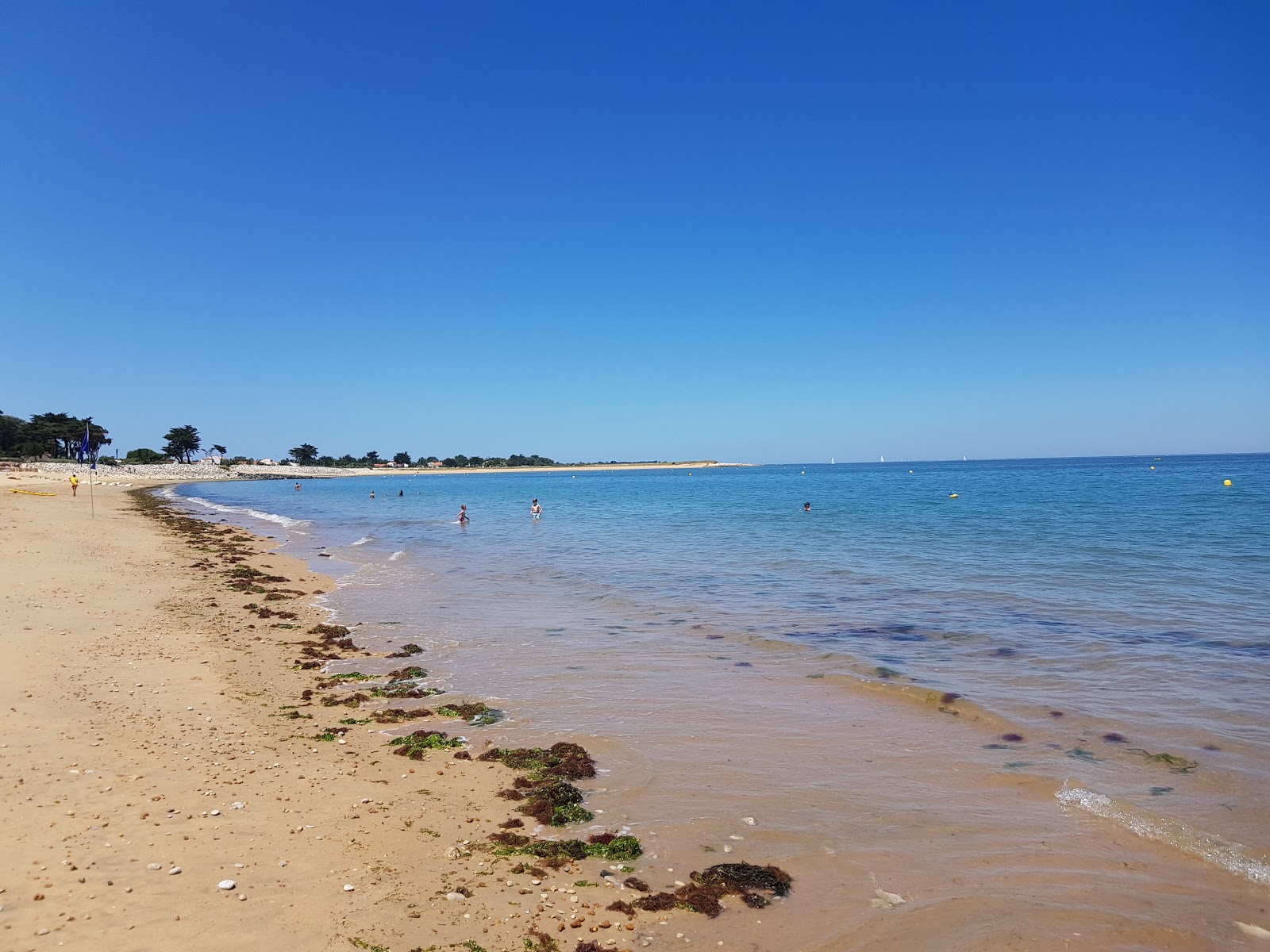 Photo of La-Bree-les-Bains beach with very clean level of cleanliness