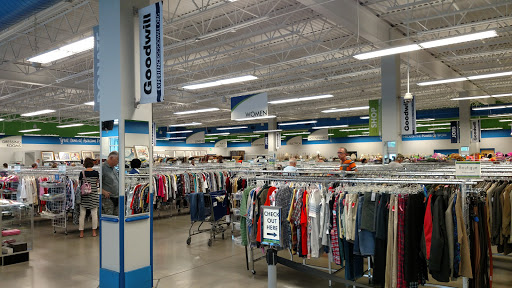 Thrift Store «Goodwill Manasota», reviews and photos, 2715 51st Ave E, Bradenton, FL 34203, USA