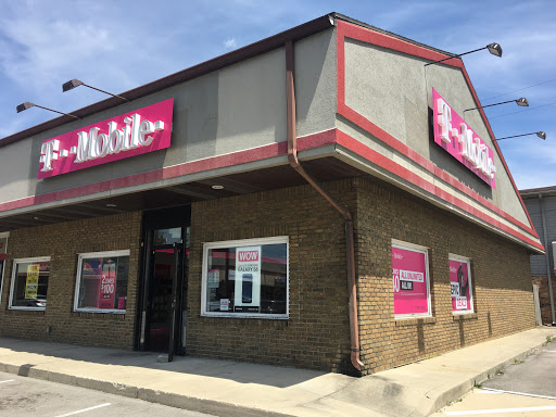 T-Mobile, 424 E McGalliard Rd, Muncie, IN 47303, USA, 