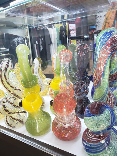 Tobacco Shop «Discount Tobacco Corner», reviews and photos, 5815 E Colonial Dr, Orlando, FL 32807, USA