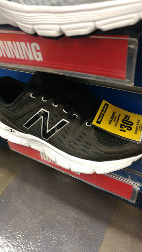 Sporting Goods Store «Big 5 Sporting Goods - La Puente», reviews and photos, 1809 N Hacienda Blvd, La Puente, CA 91744, USA