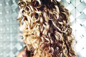 VMA Curls image