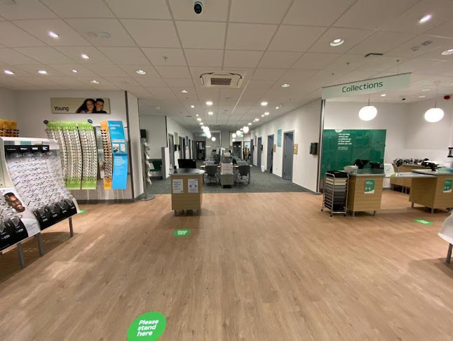 Specsavers Opticians and Audiologists - Woking - Optician
