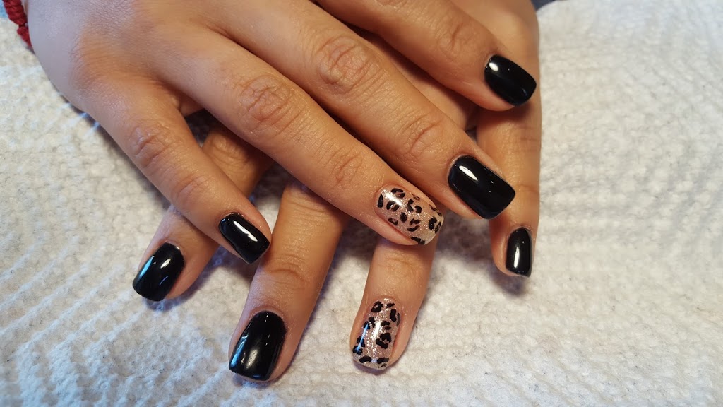 Fingerpaints Nail Salon 98250