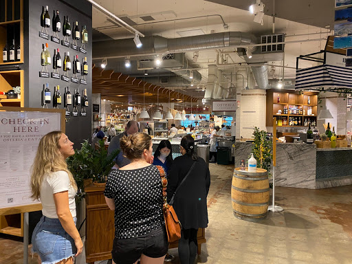 Shopping Mall «The Shops at North Bridge», reviews and photos, 520 N Michigan Ave, Chicago, IL 60611, USA