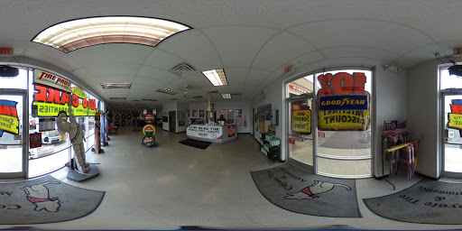 Auto Repair Shop «Coyote Tire Pros & Automotive Repair», reviews and photos, 13127 W Glendale Ave, Glendale, AZ 85307, USA