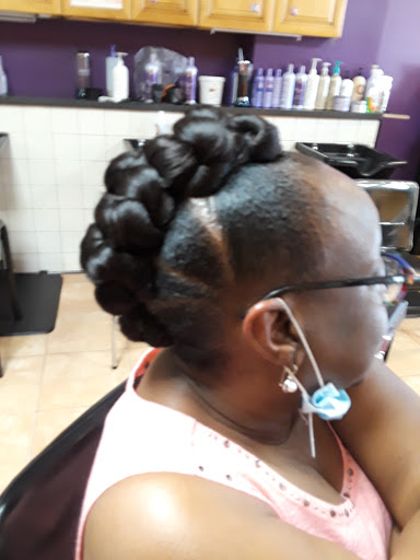 Beauty Salon «J J Hair & Nail Salon Inc», reviews and photos, 4071 NW 34th St, Lauderdale Lakes, FL 33319, USA