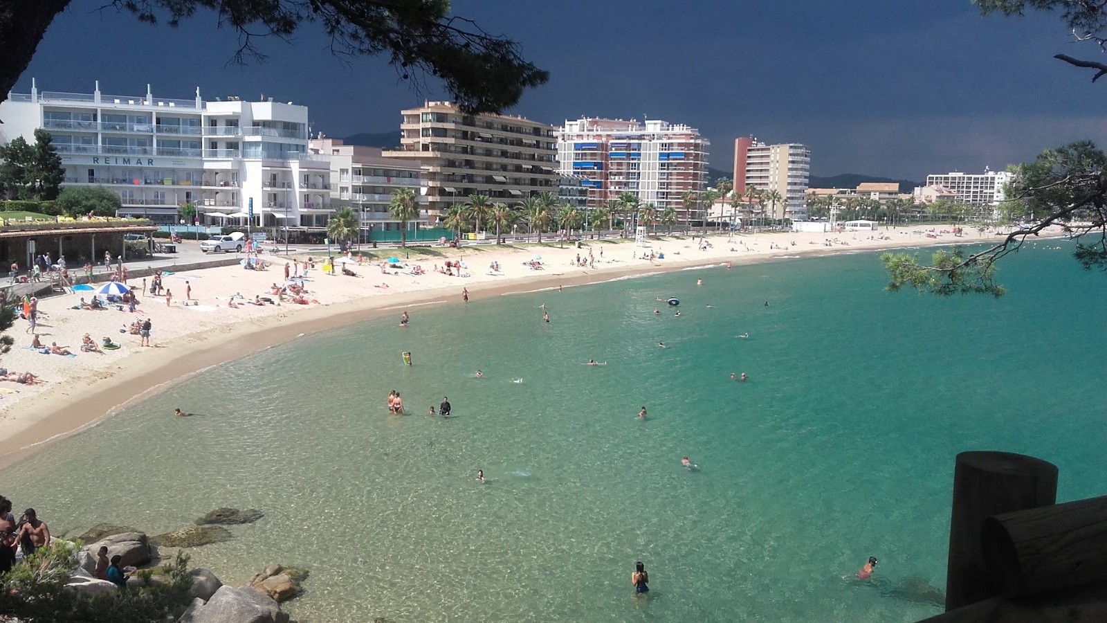 Foto di Spiaggia di Torre Valentina con una superficie del sabbia beige