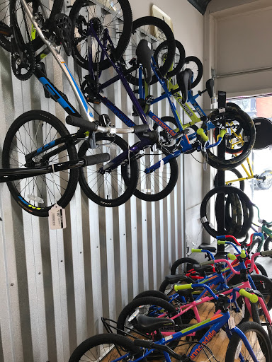 Bicycle Store «The Bike Hub», reviews and photos, 495 N Main St, Glen Ellyn, IL 60137, USA