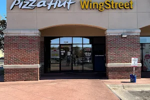 Pizza Hut image