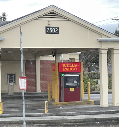 Wells Fargo Bank, 7502 Evergreen Way, Everett, WA 98203, Bank