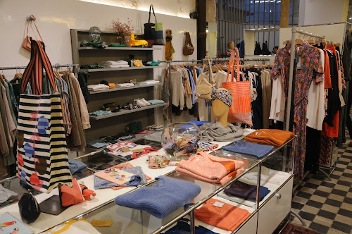 Magasin de vêtements pour femmes AboudabiBazar Paris