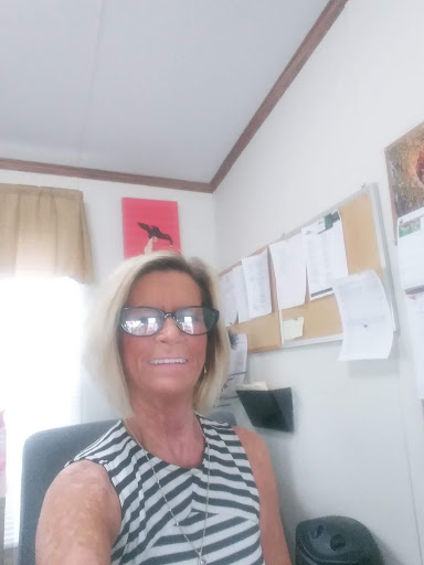 Mobile Home Dealer «Dinkins Home Center», reviews and photos, 122 E James Campbell Blvd, Columbia, TN 38401, USA