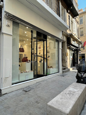 Coralie-Paris | Boutique-Atelier de Maroquinerie, Restauration de sac et Conception sur-mesure à Marseille