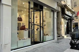 Coralie-Paris | Boutique-Atelier de Maroquinerie, Restauration de sac et Conception sur-mesure image