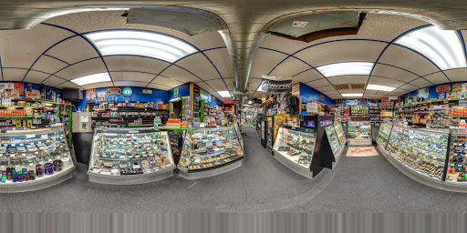 Tobacco Shop «Knuckleheads Tobacco & Gifts», reviews and photos, 550 State St, Madison, WI 53703, USA