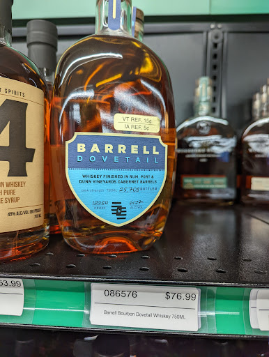 Liquor Store «Pearl Street Beverage», reviews and photos, 240 Pearl St, Burlington, VT 05401, USA