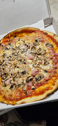 Plats et boissons du Pizzas à emporter Street Pizza and Co à Romans-sur-Isère - n°2