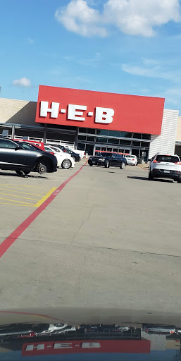 Grocery Store «H-E-B Grocery», reviews and photos, 3590 College St, Beaumont, TX 77701, USA
