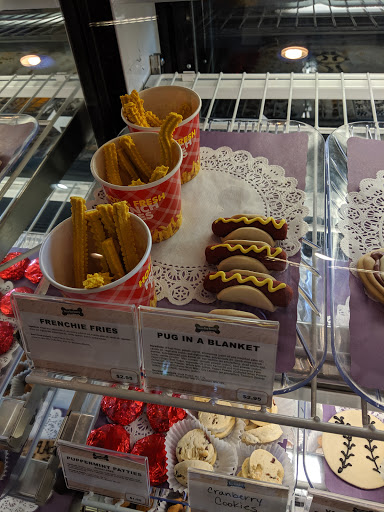 Pet Store «Three Dog Bakery», reviews and photos, 1208 Town and Country Crossing Dr, Town and Country, MO 63017, USA