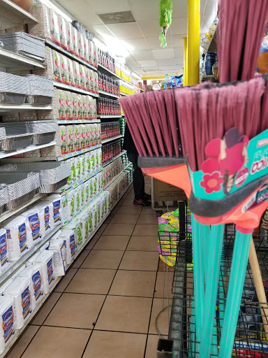 Grocery Store «Gonzales Supermarket», reviews and photos, 652 Collins St, Joliet, IL 60432, USA