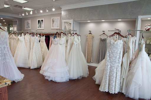 Bridal Shop «Bella Bianca Bridal», reviews and photos, 17W527 E Roosevelt Rd, Oakbrook Terrace, IL 60181, USA