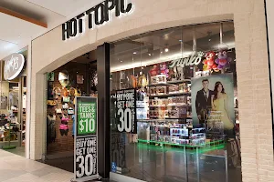 Hot Topic image