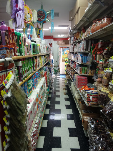 Mexican Grocery Store «La Tapitia Market #2», reviews and photos, 1025 E Powell Blvd #107, Gresham, OR 97030, USA