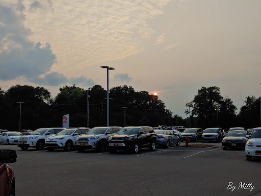 Toyota Dealer «Elgin Toyota», reviews and photos, 1600 W Lake St, Streamwood, IL 60107, USA