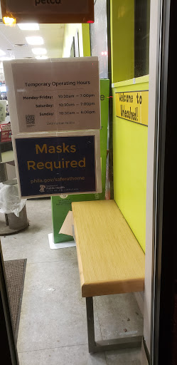 Pet Supply Store «Unleashed by Petco», reviews and photos, 520 S 23rd St, Philadelphia, PA 19146, USA