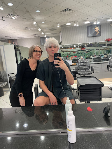 Hair Salon «Visible Changes (inside The Woodlands Mall)», reviews and photos, 1201 Lake Woodlands Dr #2120, The Woodlands, TX 77380, USA