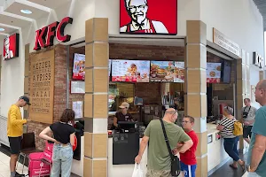 KFC Budapest Váci út Tesco image