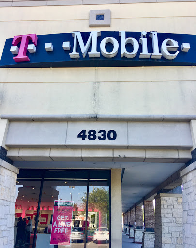 Cell Phone Store «T-Mobile», reviews and photos, 4830 Wilson Rd #200, Humble, TX 77396, USA