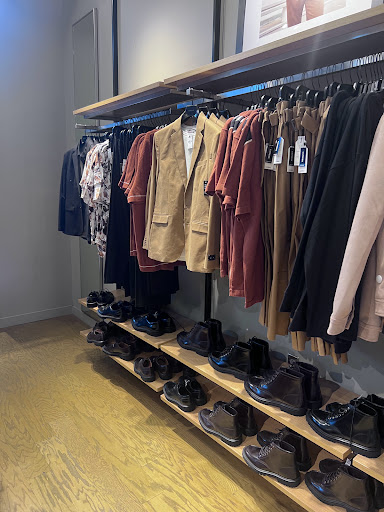 Clothing Store «Express», reviews and photos, 303 Memorial City Mall, Houston, TX 77024, USA