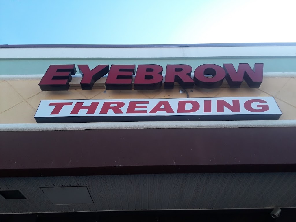 Lucky Salon- Eyebrow Threading 33572