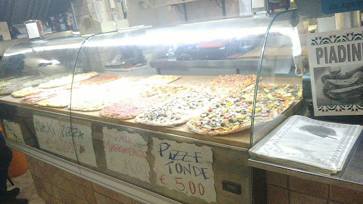 Pizzeria Dei Pini Via Martiri della Resistenza, 2, 02032 Passo Corese RI, Italia