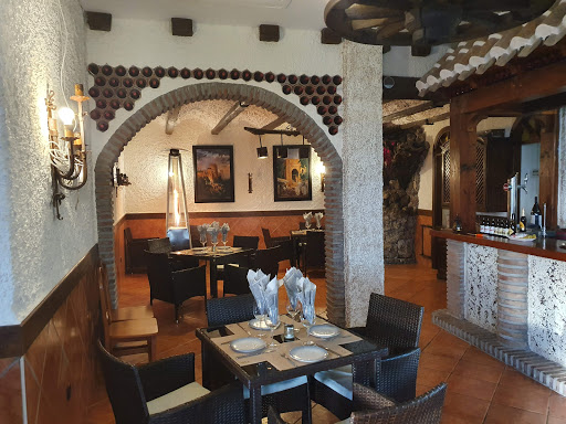 Restaurante Bar Los Naranjos - C. la Fuente, 3, 29711 Alcaucín, Málaga