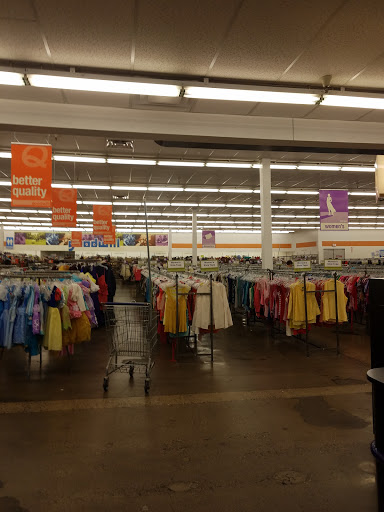 Thrift Store «40th St & Thunderbird Goodwill Retail Store & Donation Center», reviews and photos