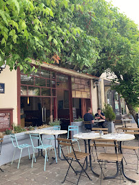 Atmosphère du Restaurant français Le Café du Commerce à Longny les Villages - n°1