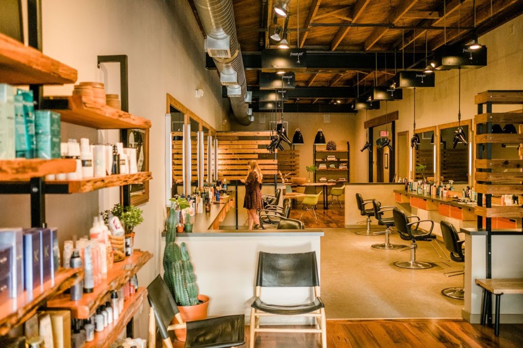 Hawthorn Salon 32204