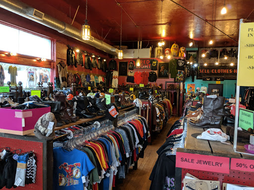 Used Clothing Store «Red Light Clothing Exchange», reviews and photos, 3590 SE Hawthorne Blvd, Portland, OR 97214, USA