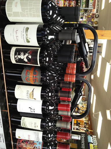 Liquor Store «Fairfield Wine & Liquor», reviews and photos, 296 Fairfield Ave, Waterbury, CT 06708, USA