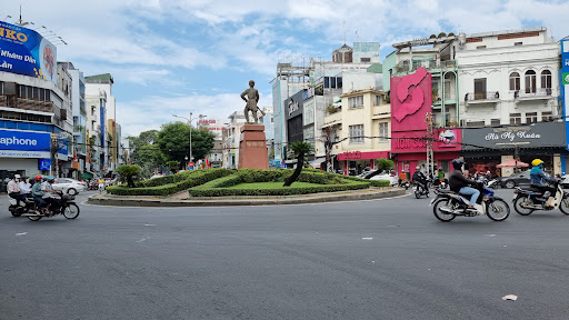 Bưu điện trung tâm Chợ Lớn