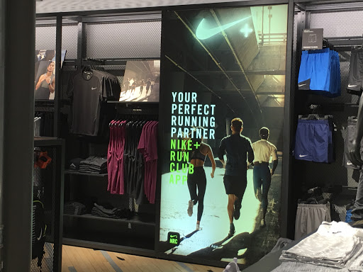 Running Store «Nike Running Bucktown», reviews and photos, 1640 N Damen Ave, Chicago, IL 60647, USA