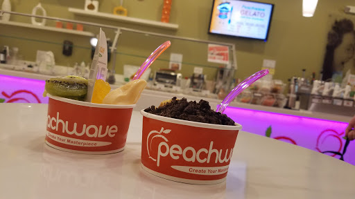 Frozen Yogurt Shop «Peachwave Frozen Yogurt & Gelato», reviews and photos, 6 W 8th St, Holland, MI 49423, USA