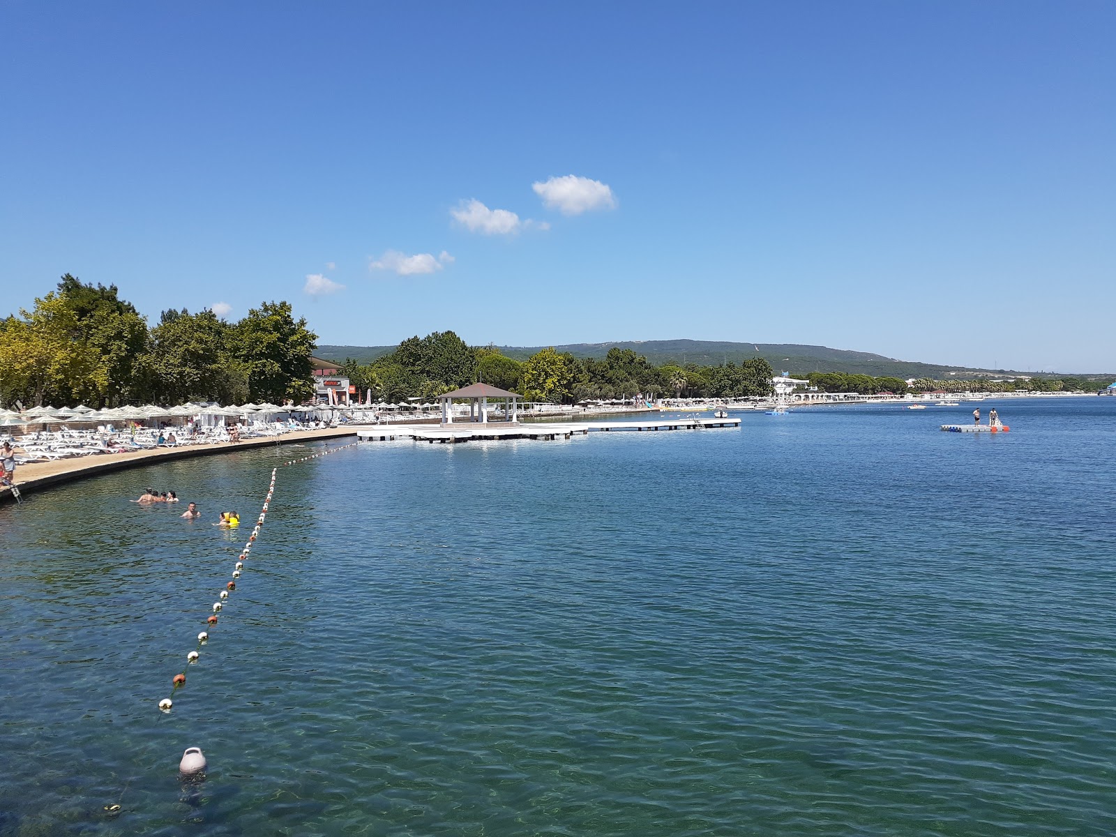 Φωτογραφία του Erdek beach II με επίπεδο καθαριότητας πολύ καθαρό
