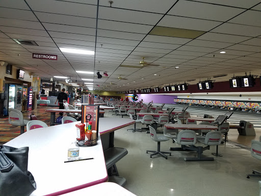 Bowling Alley «Poelking Bowling Centers: Marian Lanes», reviews and photos, 6170 Brandt Pike, Huber Heights, OH 45424, USA